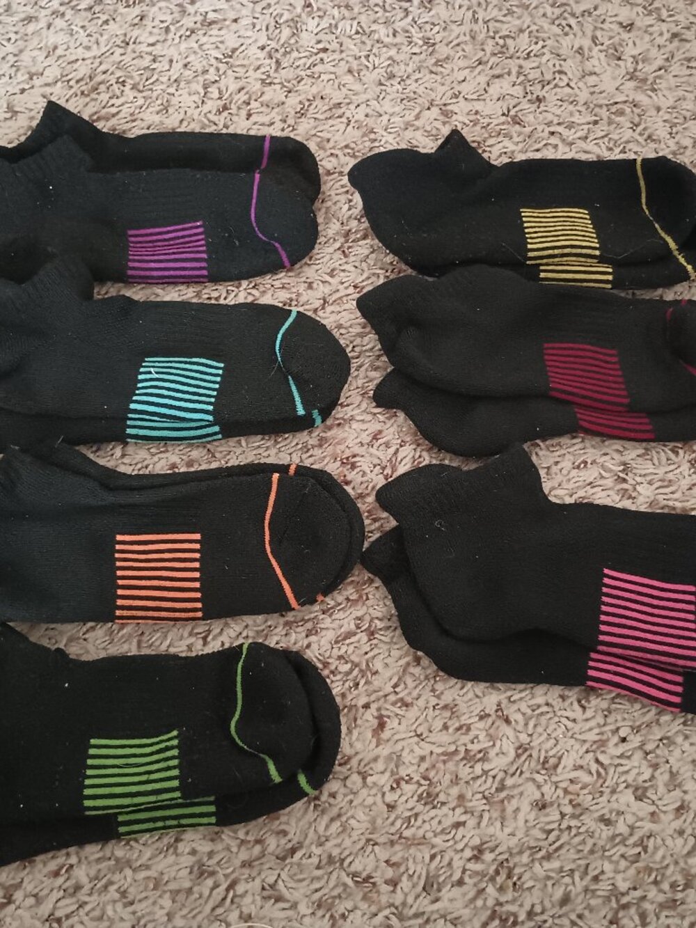 NEW lot of 7 pairs athletic socks